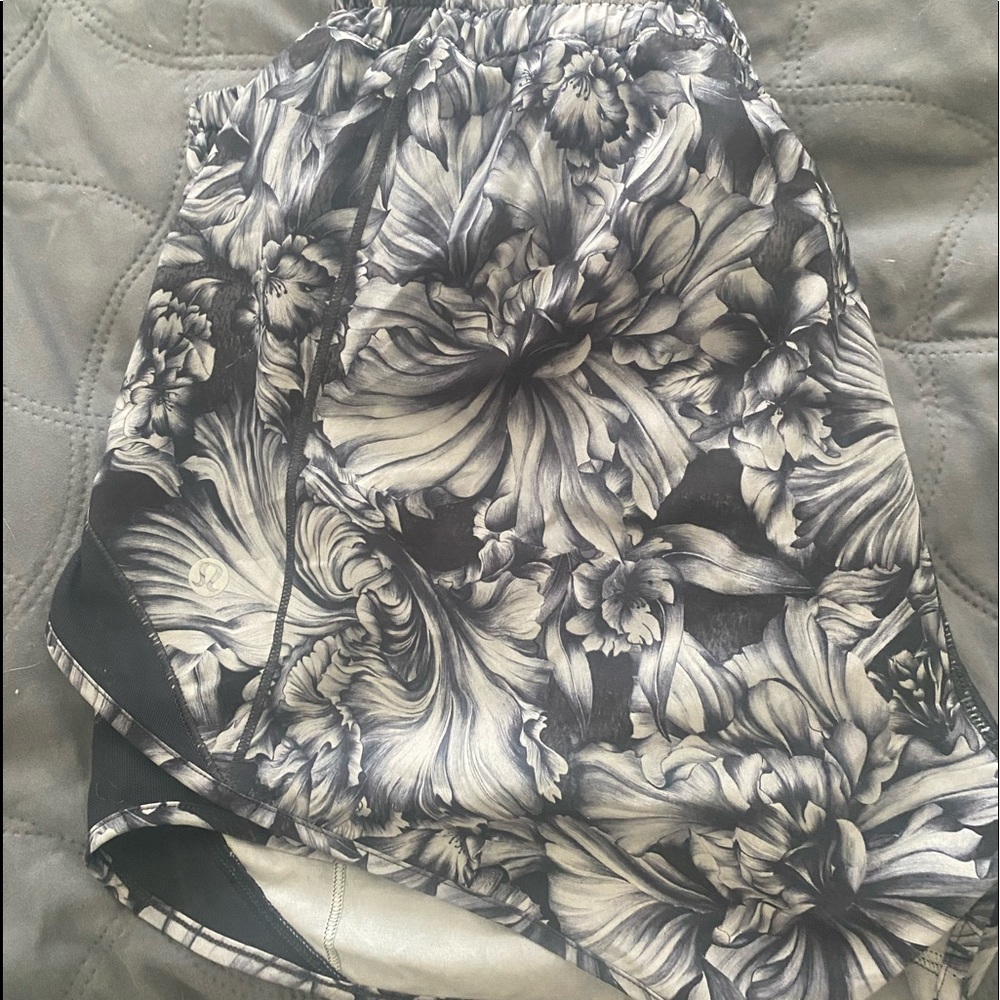 Lulu Lemon Shorts Size 10